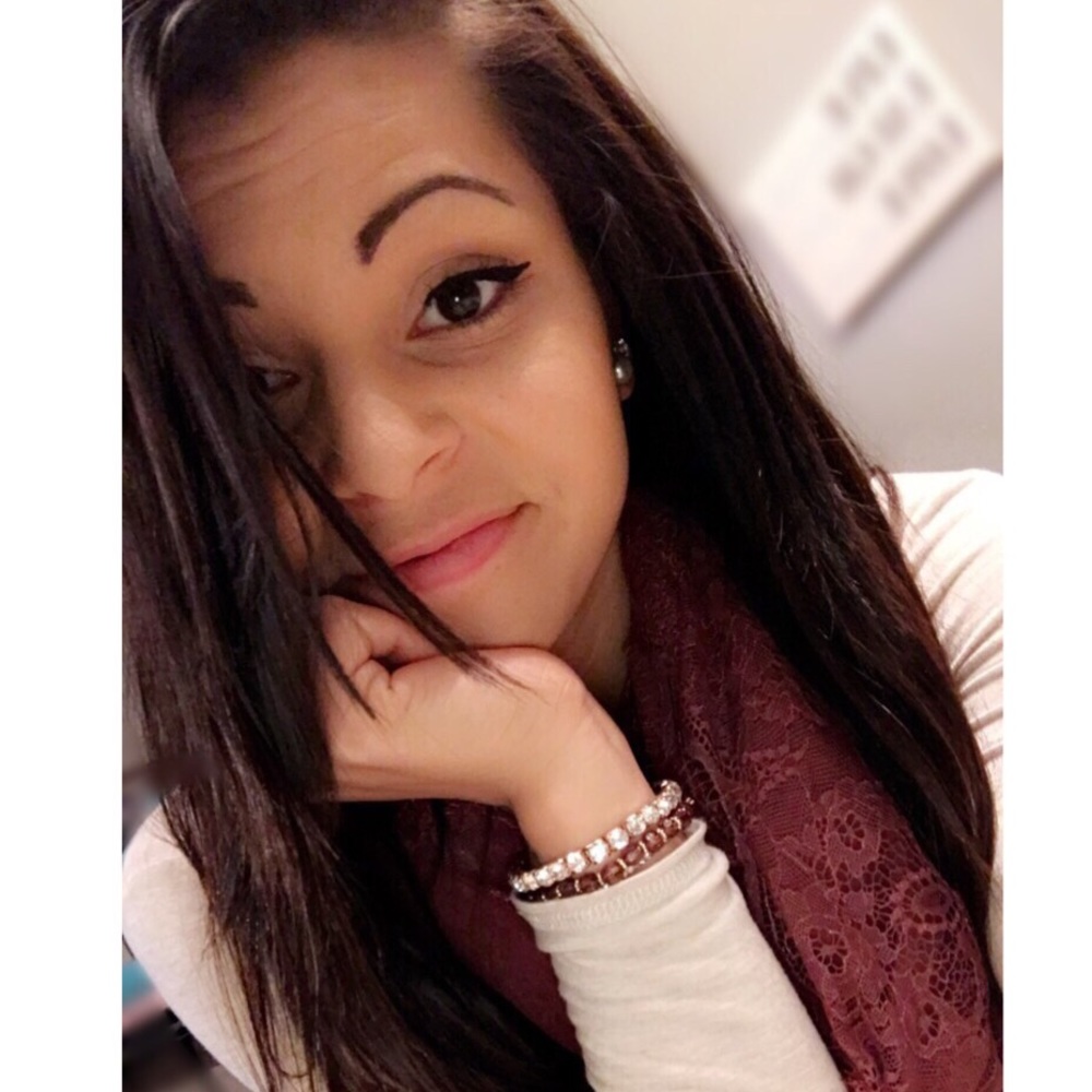 Meet your Posher, Elizabeth